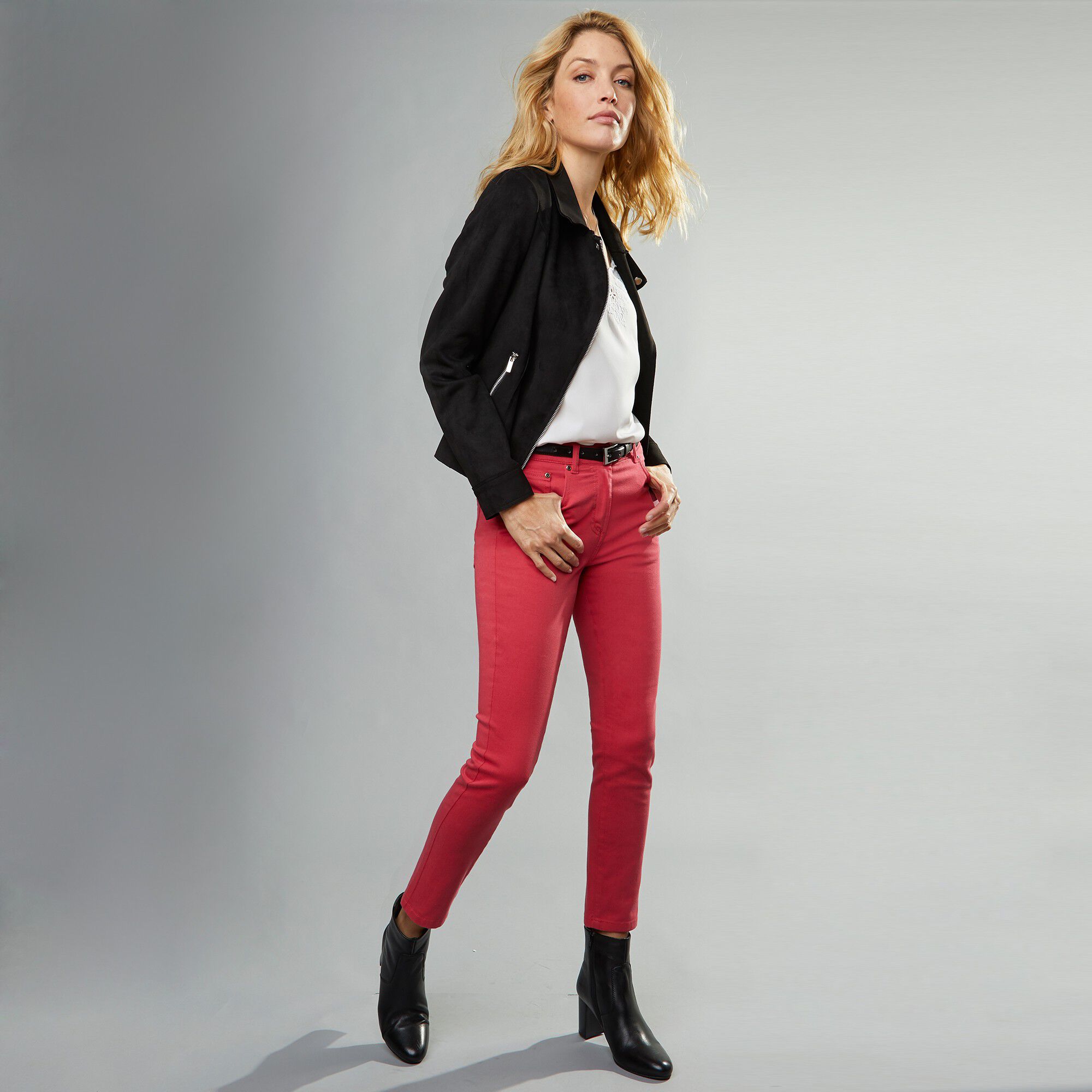 Pantalon 7/8ème fuselé stretch uni