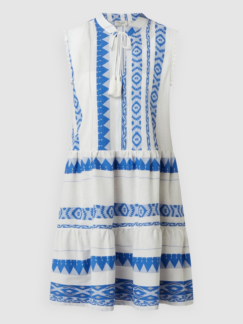 Kleid mit Ikatmuster in weiß