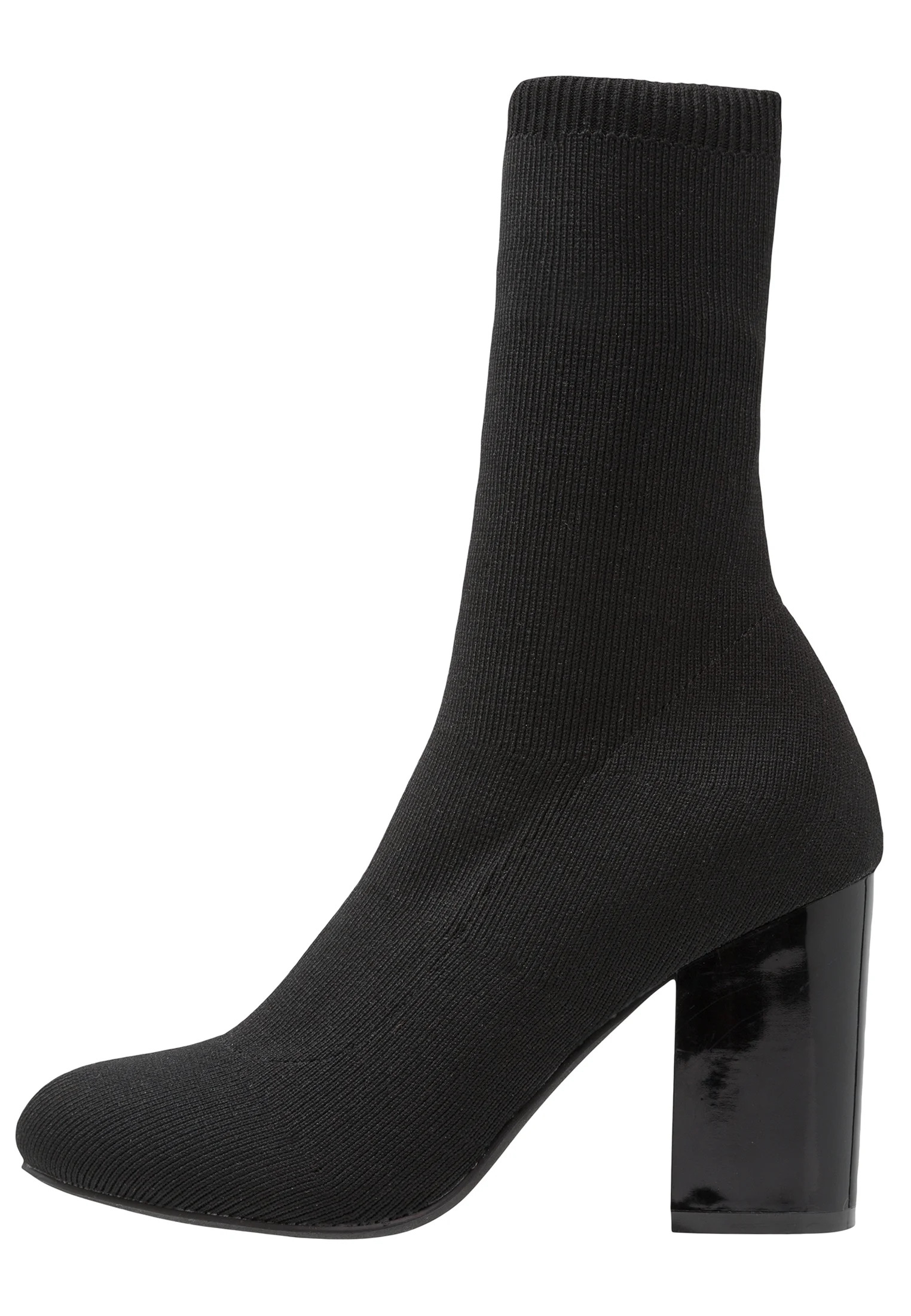 Botines de tacón par e impar