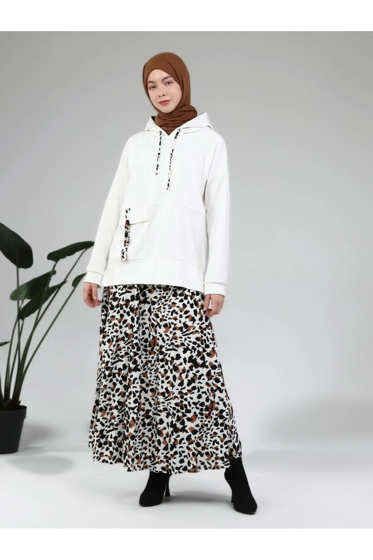 Modamorfo  Kapuzenset mit Leopardengarnitur