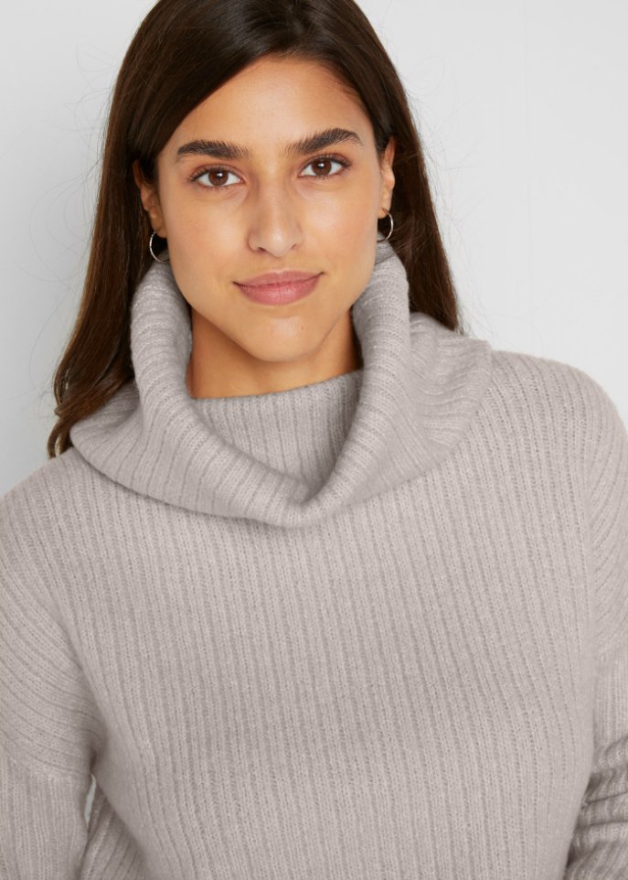 Oversize Pullover mit weitem Kragen