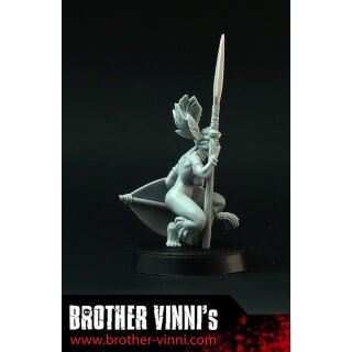 African Tribal Female Warrior kneeling (28mm)