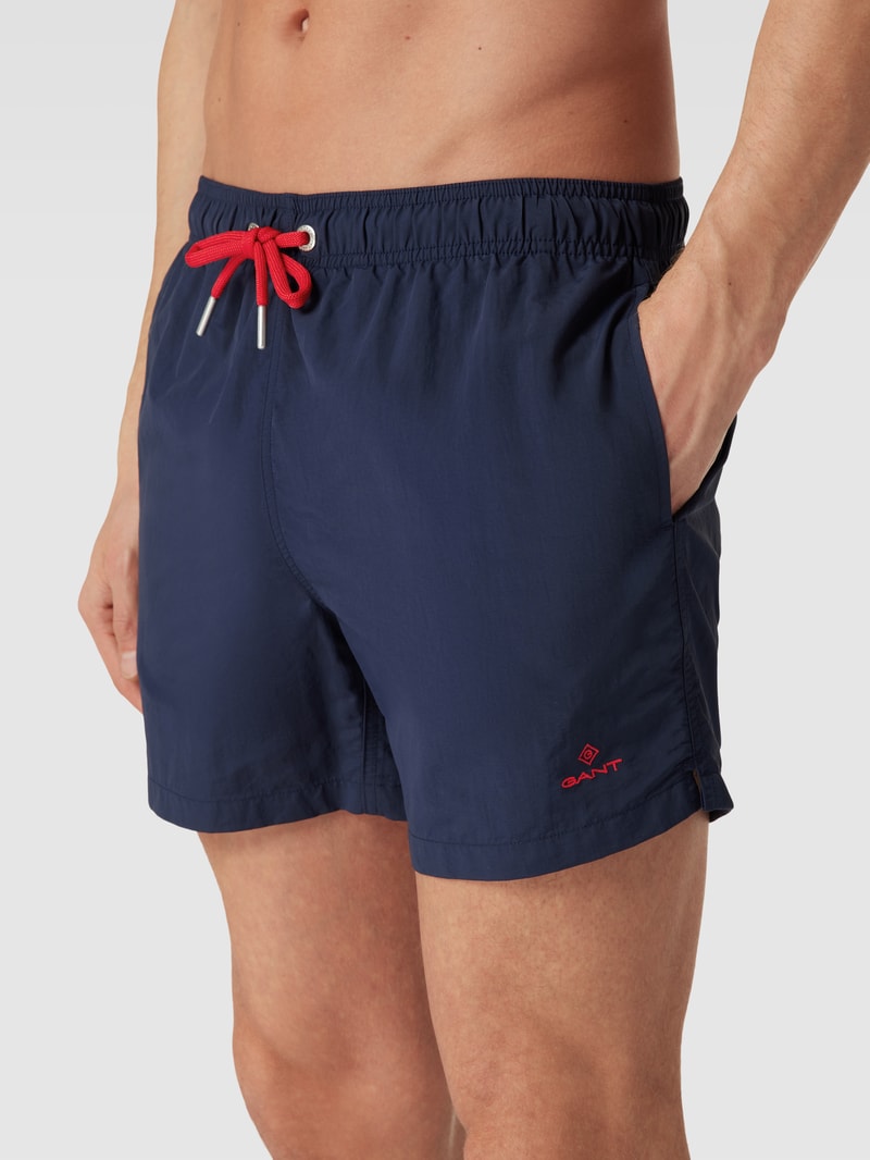 Badehose mit Label-Stitching in marineblau