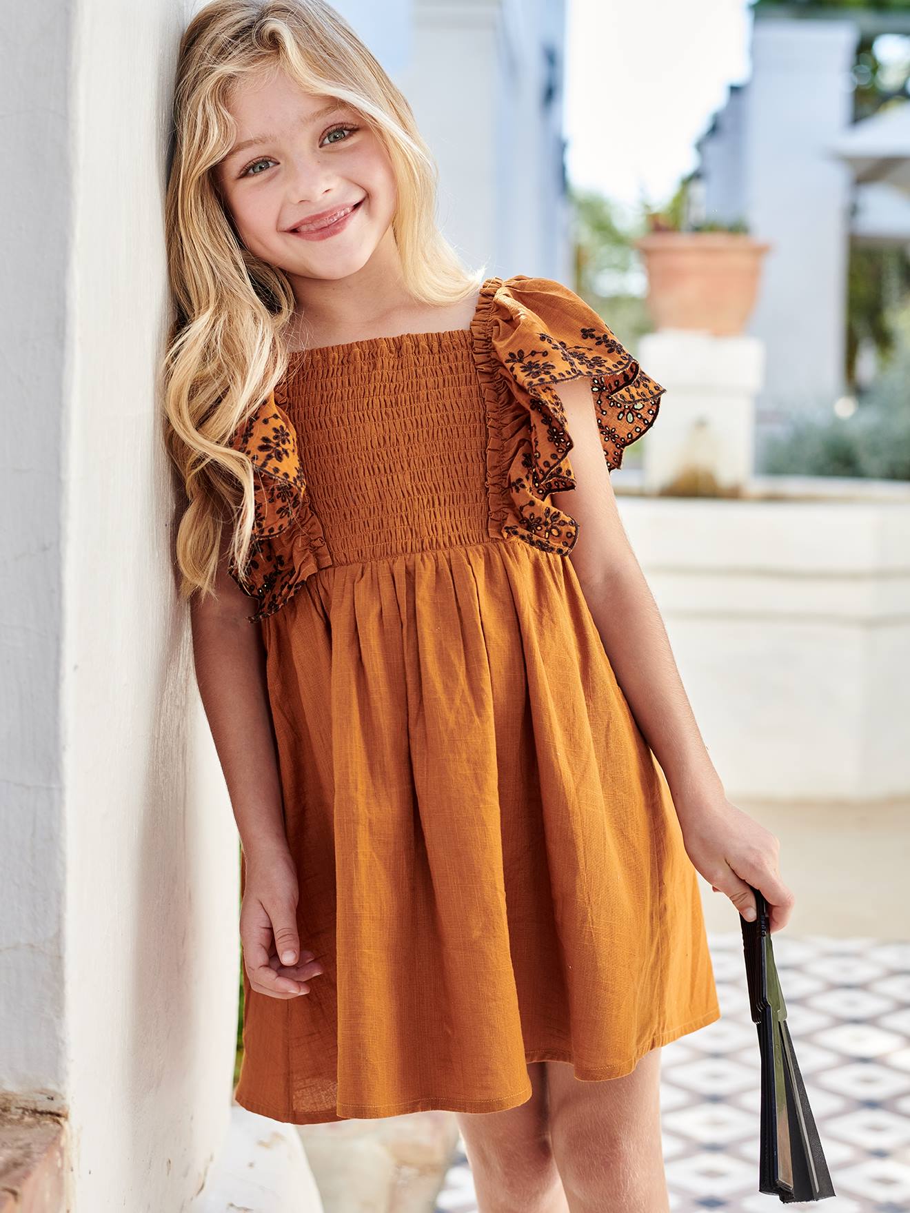 Robe smockée manches brodées fille caramel