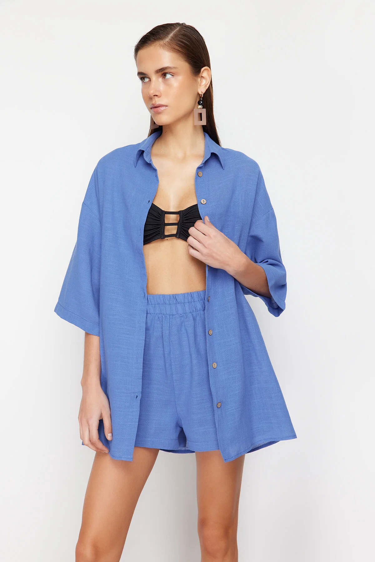 Trendyol Collection  Blaues Hemd-Shorts-Set aus gewebter Leinenmischung TBESS24AU00042