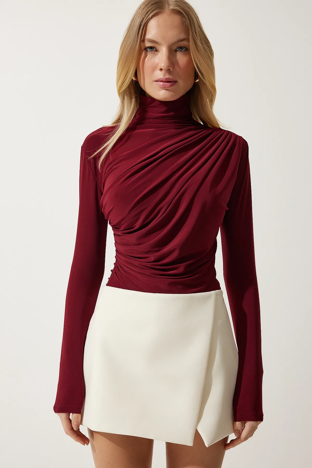 Happiness İstanbul  Burgunderrote Sandy Bluse mit Stehkragen und Kordelzug für Damen FF00135