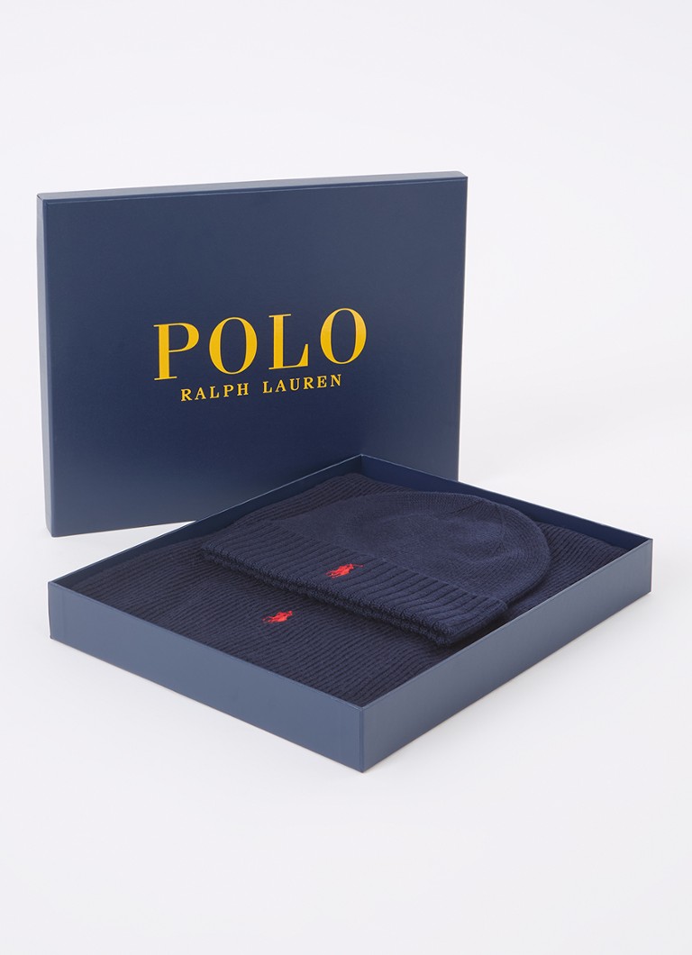 Bonnet et écharpe en laine fine Ralph Lauren, présentés dans un coffret cadeau.