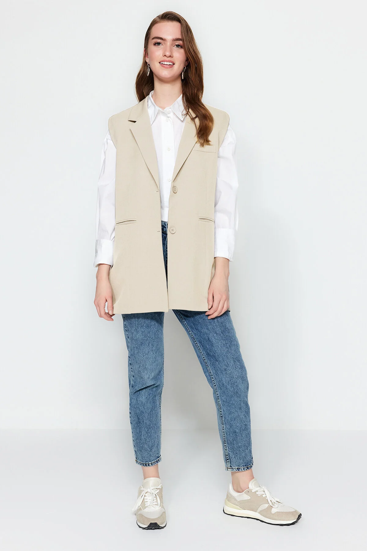 Trendyol Modest  Gefütterte, steinerne Weste mit Knopfverschluss TCTSS23YL00022