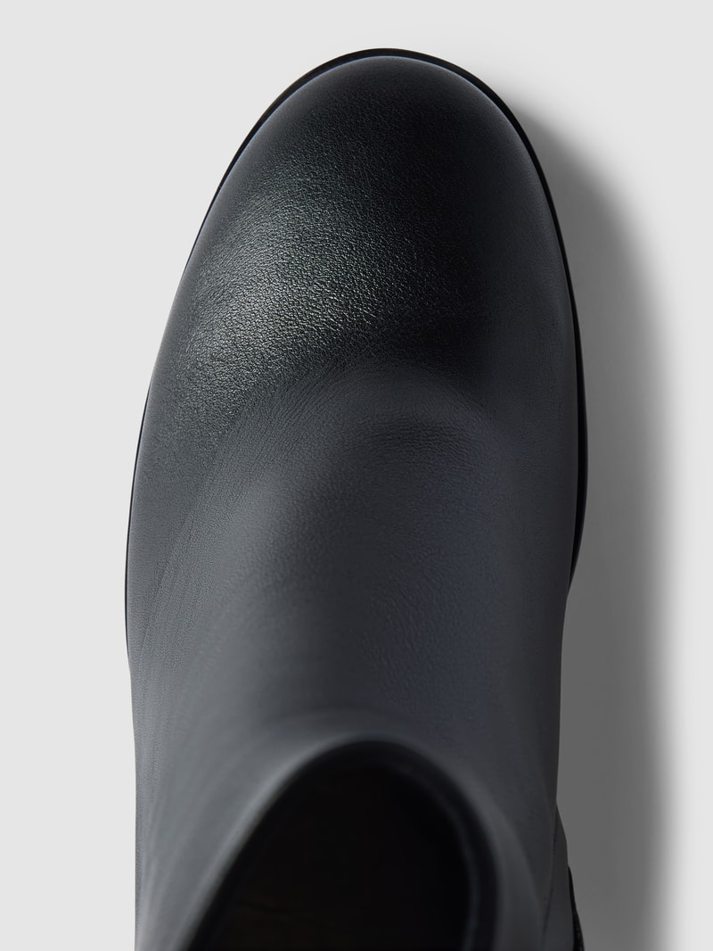 Stiefeletten aus echtem Leder in schwarz