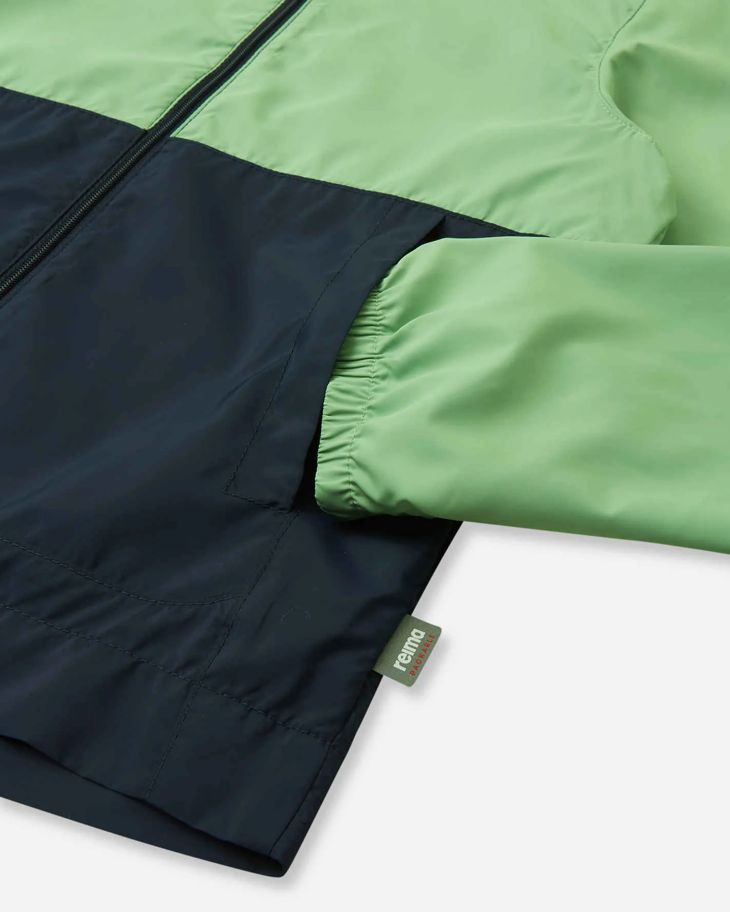 Kinder Windjacke Arvo verstaubar in Jackentasche