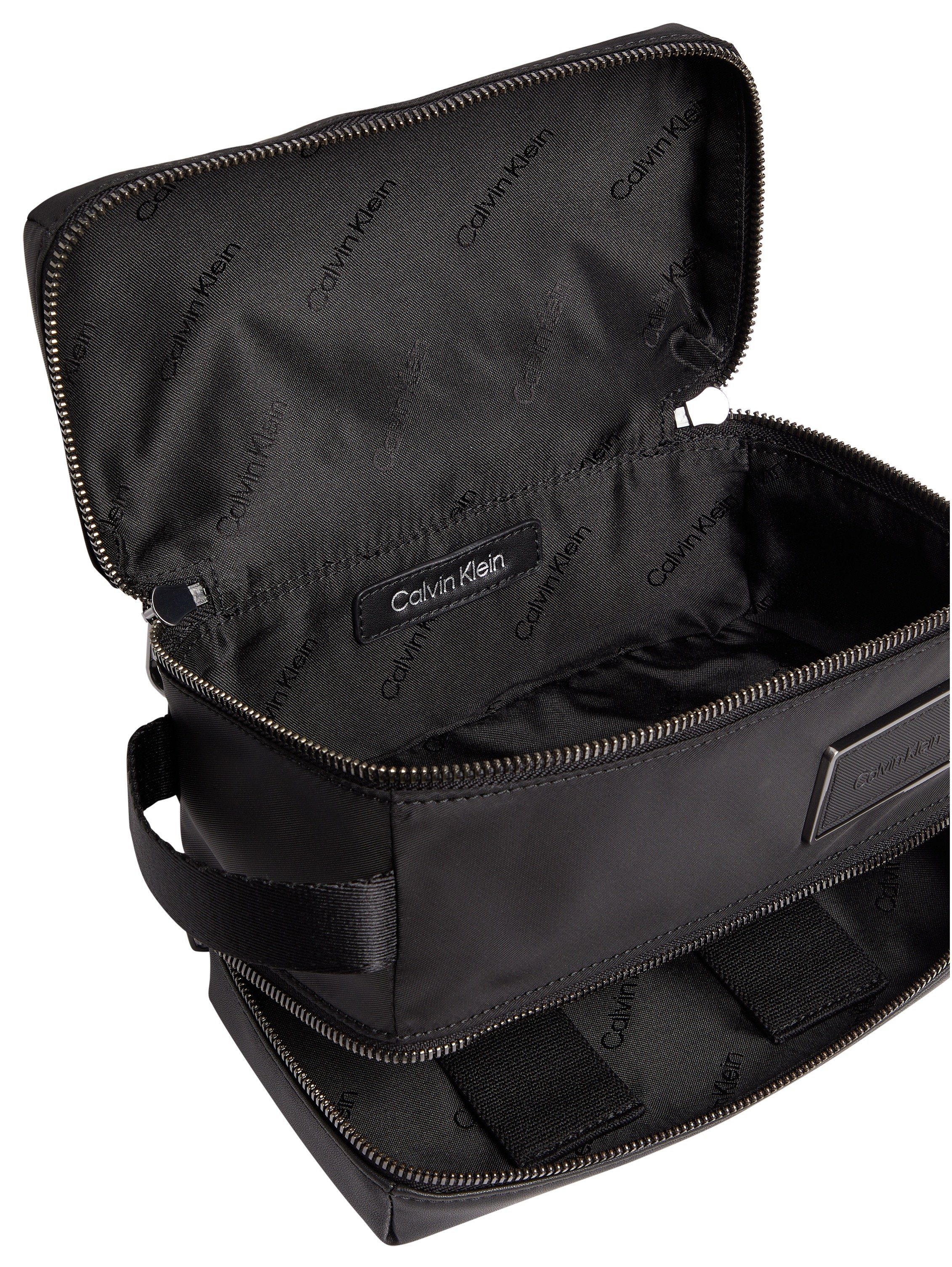 Calvin Klein Kosmetiktasche CK ELEVATED DOUBLE ZIP WASHBAG, mit Bodenfach