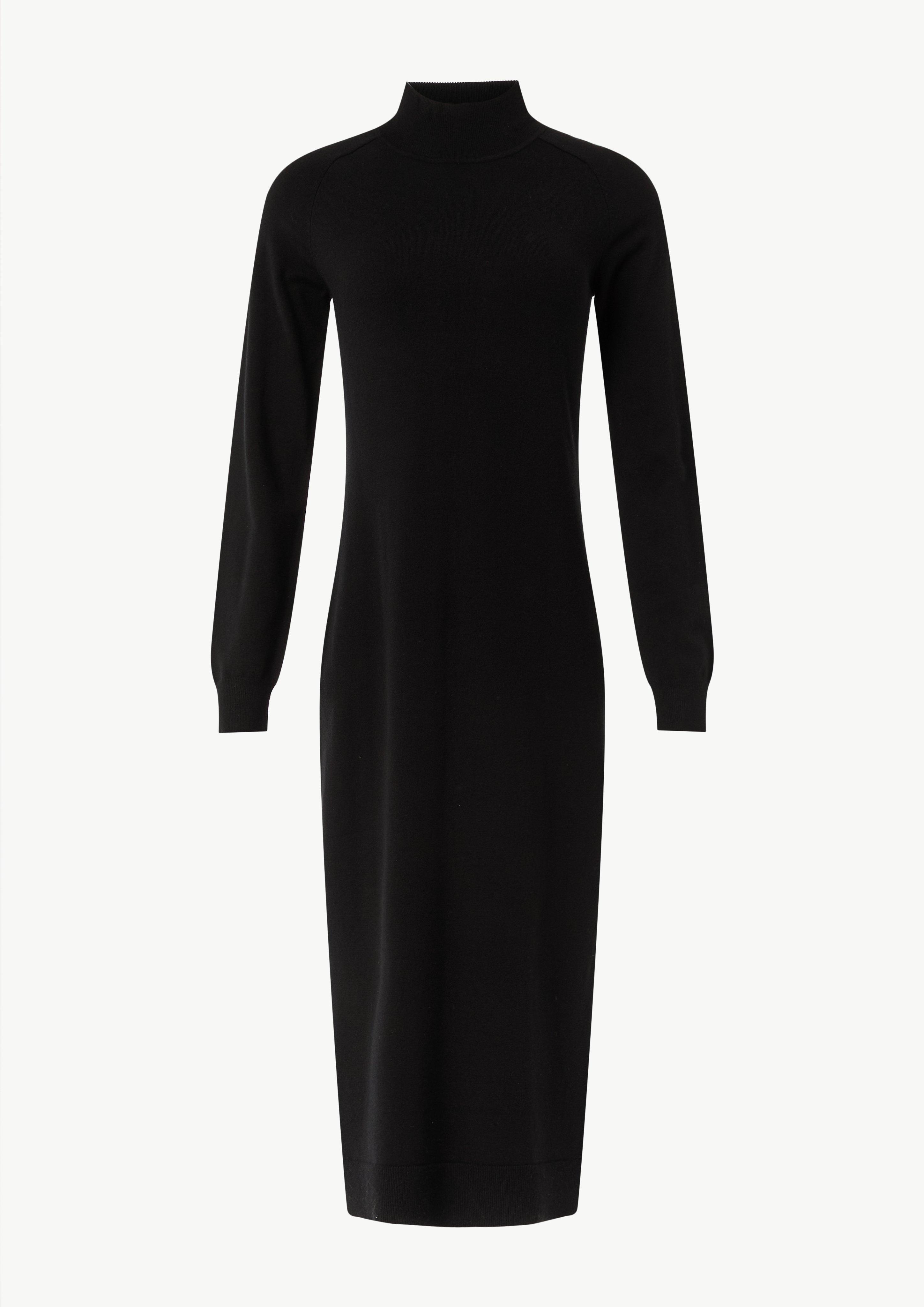 Antalliertes Strickkleid mit Turtleneck und seitlichen Schlitzen - schwarz
