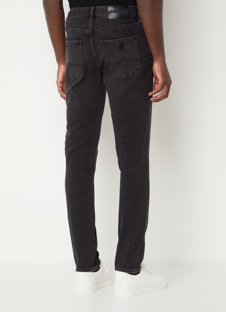 Jeansy Armani Exchange o dopasowanym kroju z efektem sprania