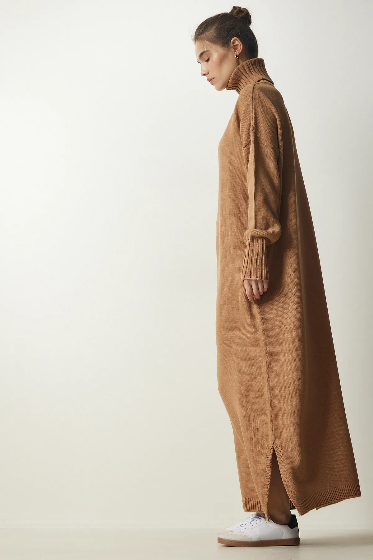 Happiness İstanbul  Übergroßes Strickkleid mit Rollkragen und Schlitz für Damen PF00042