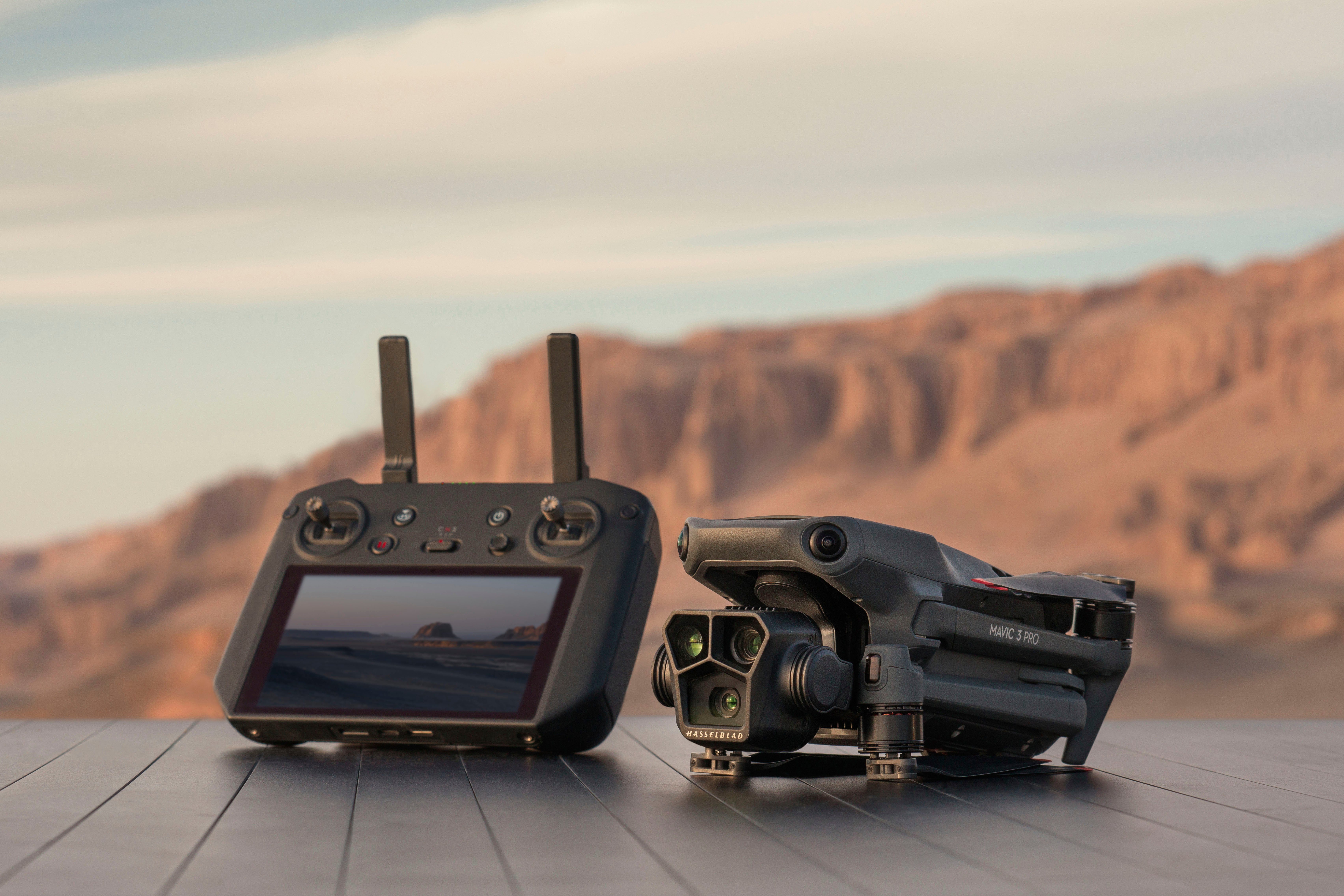 DJI DJI Mavic 3 Pro Cine Premium Drohne (5,1K)