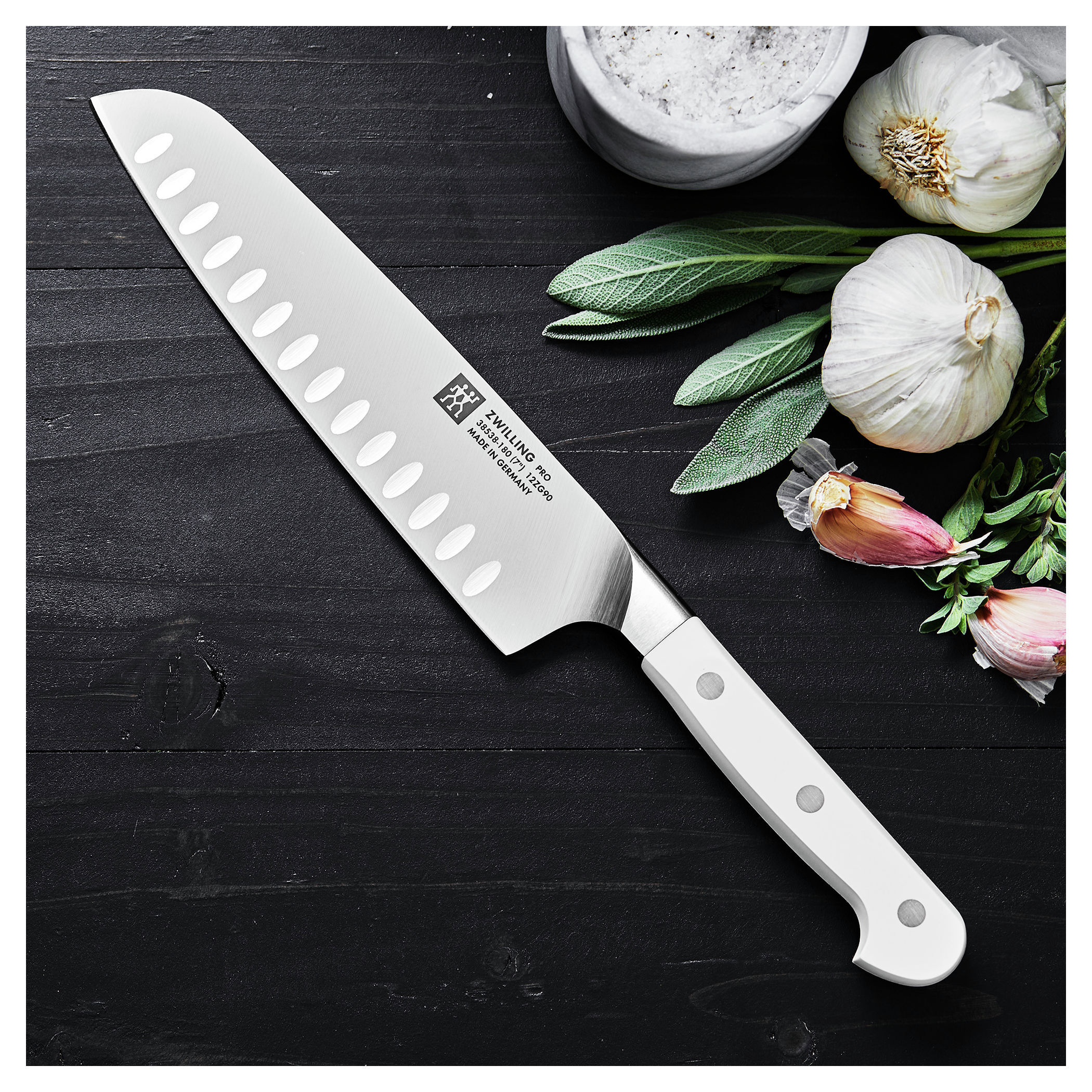 Santokumesser 18 cm, Kullenschliff