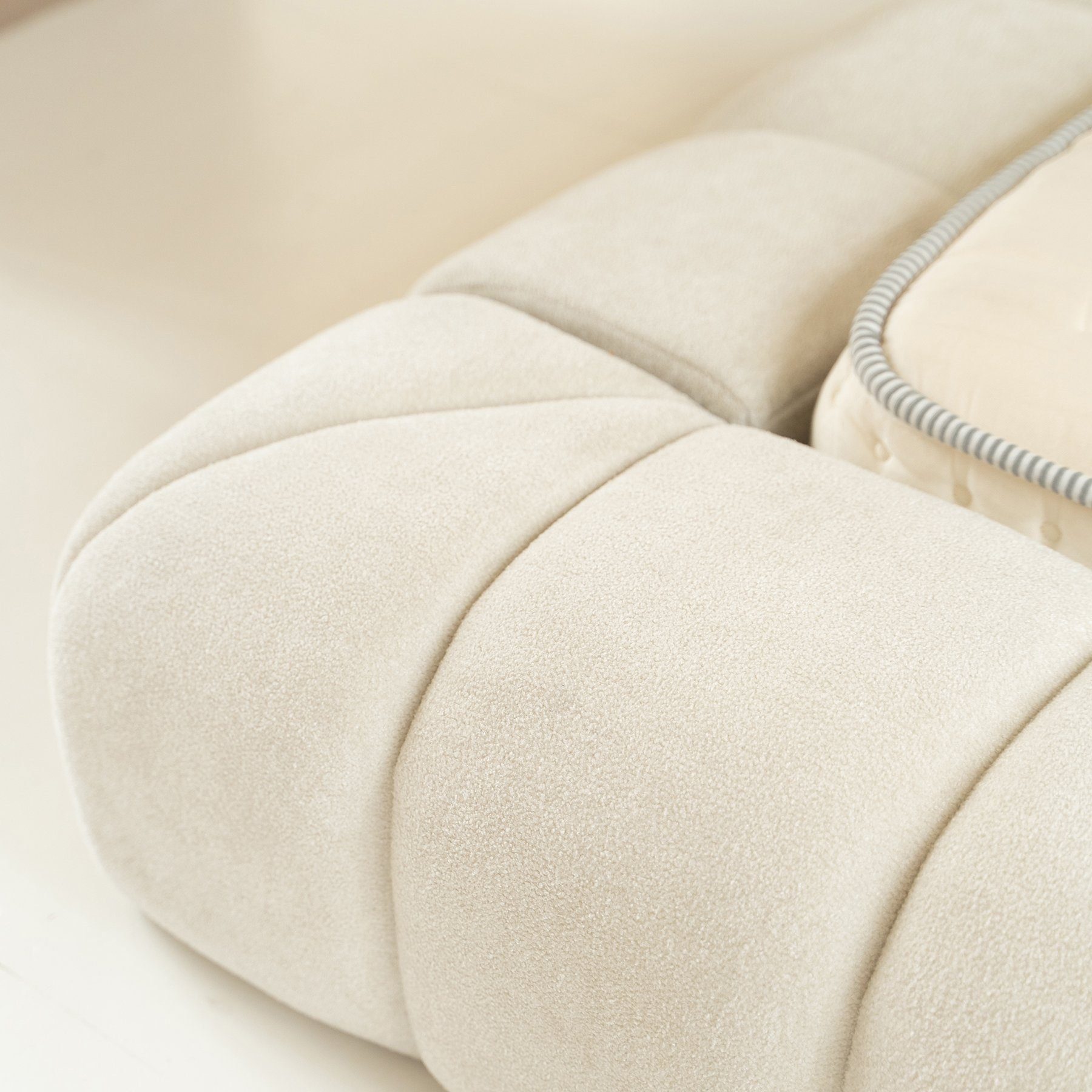 Sitheim-Europe Polsterbett Adore Desigbett Beige inkl. Hybrid-Taschenmatratzen 26 cm (1x Bettgestell, 2x Lattenroste, 1x Matratze)