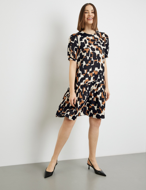 Kleid mit Puffärmeln und Volant
