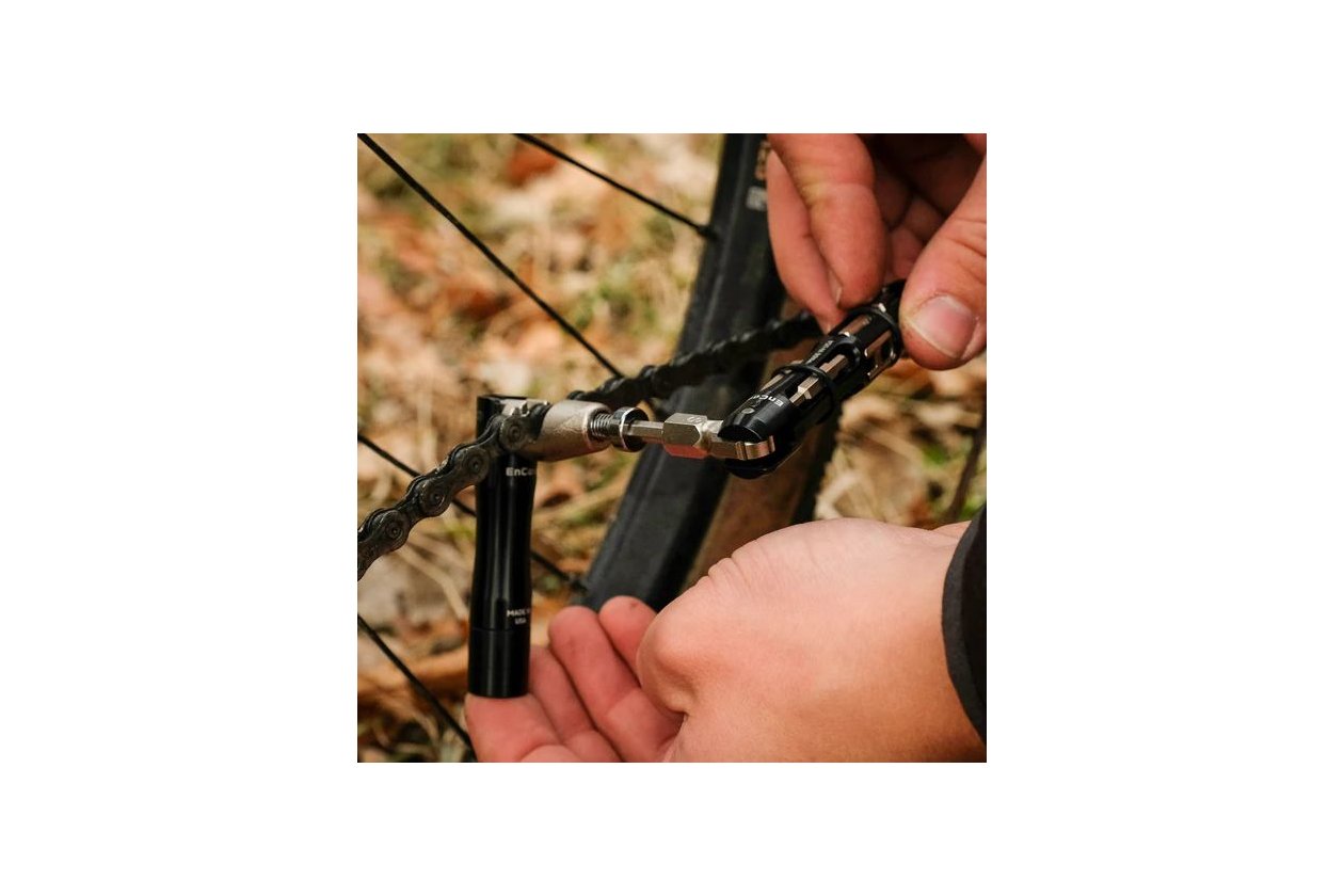 WOLFTOOTH EnCase System Chain + Tire Plug Multitool Werkzeugset