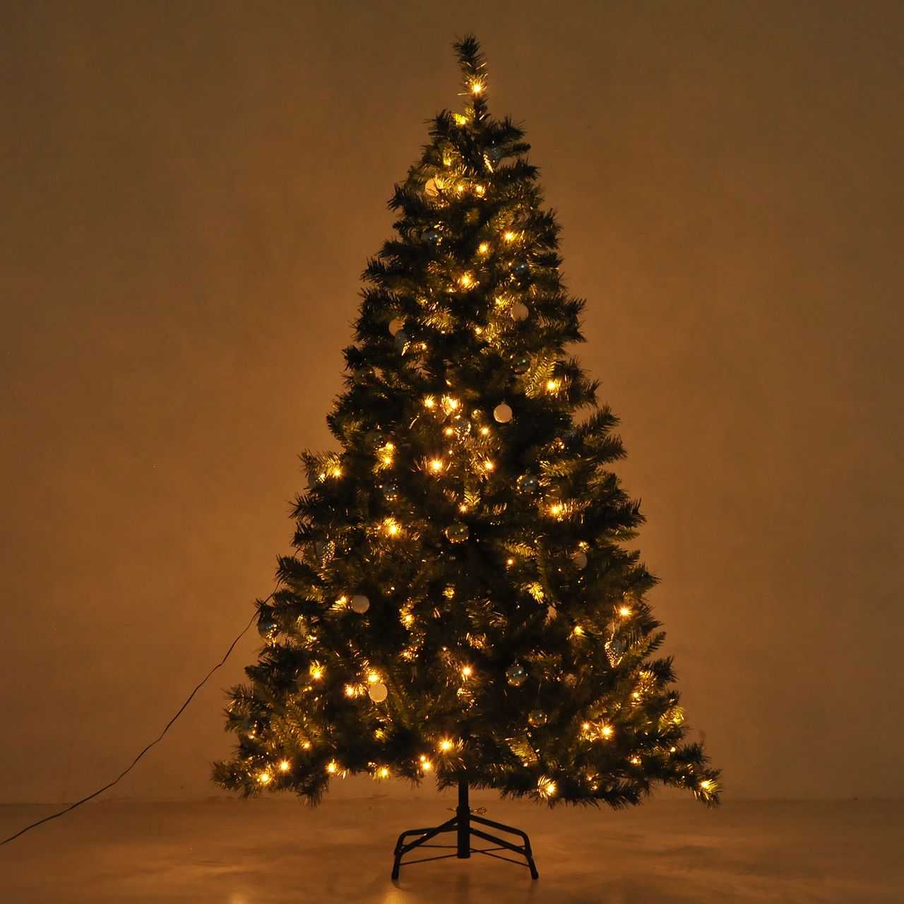 HOMCOM Weihnachtsbaum Tannenbaum mit Deko 200 LEDs 745 Spitzen Ø 112 x H180 cm