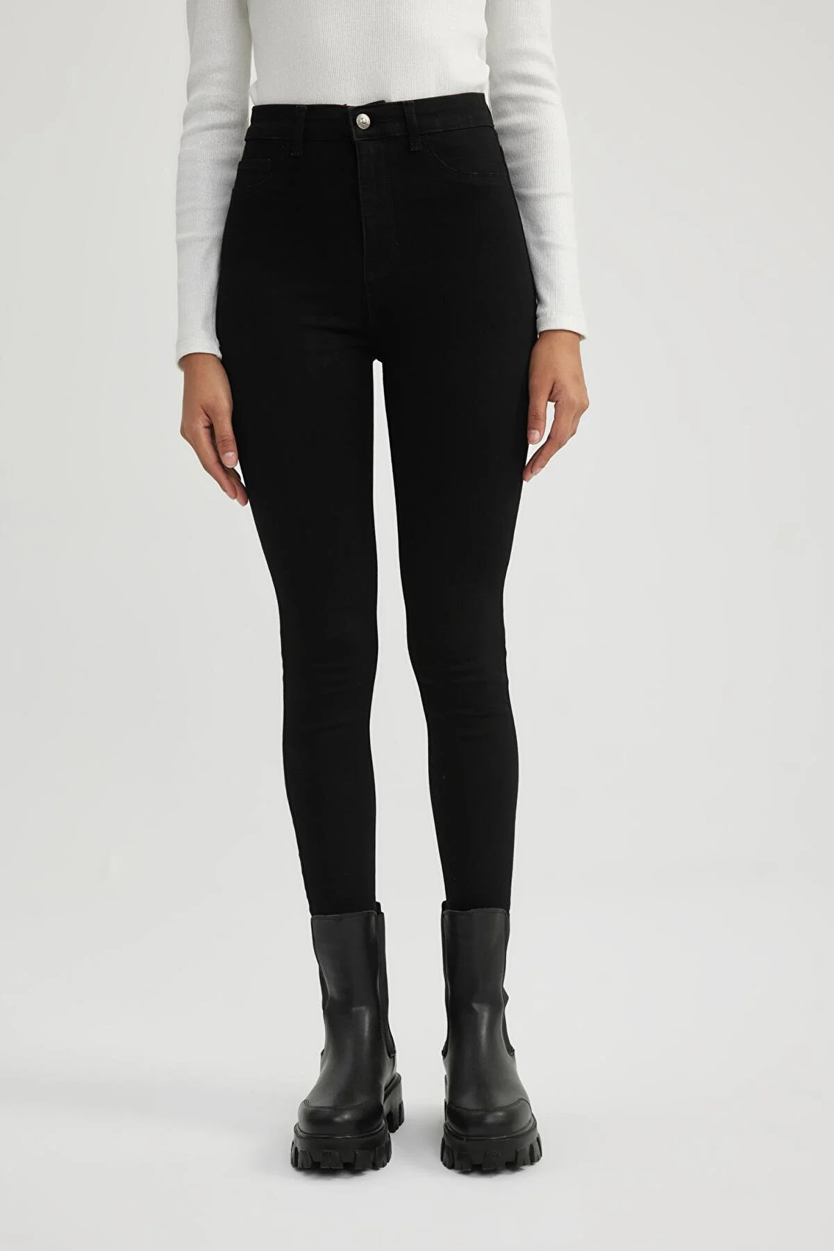 DeFacto  Jegging Jeanshose mit hoher Taille und Knöchellänge und schmalem Bein B7498ax24sp