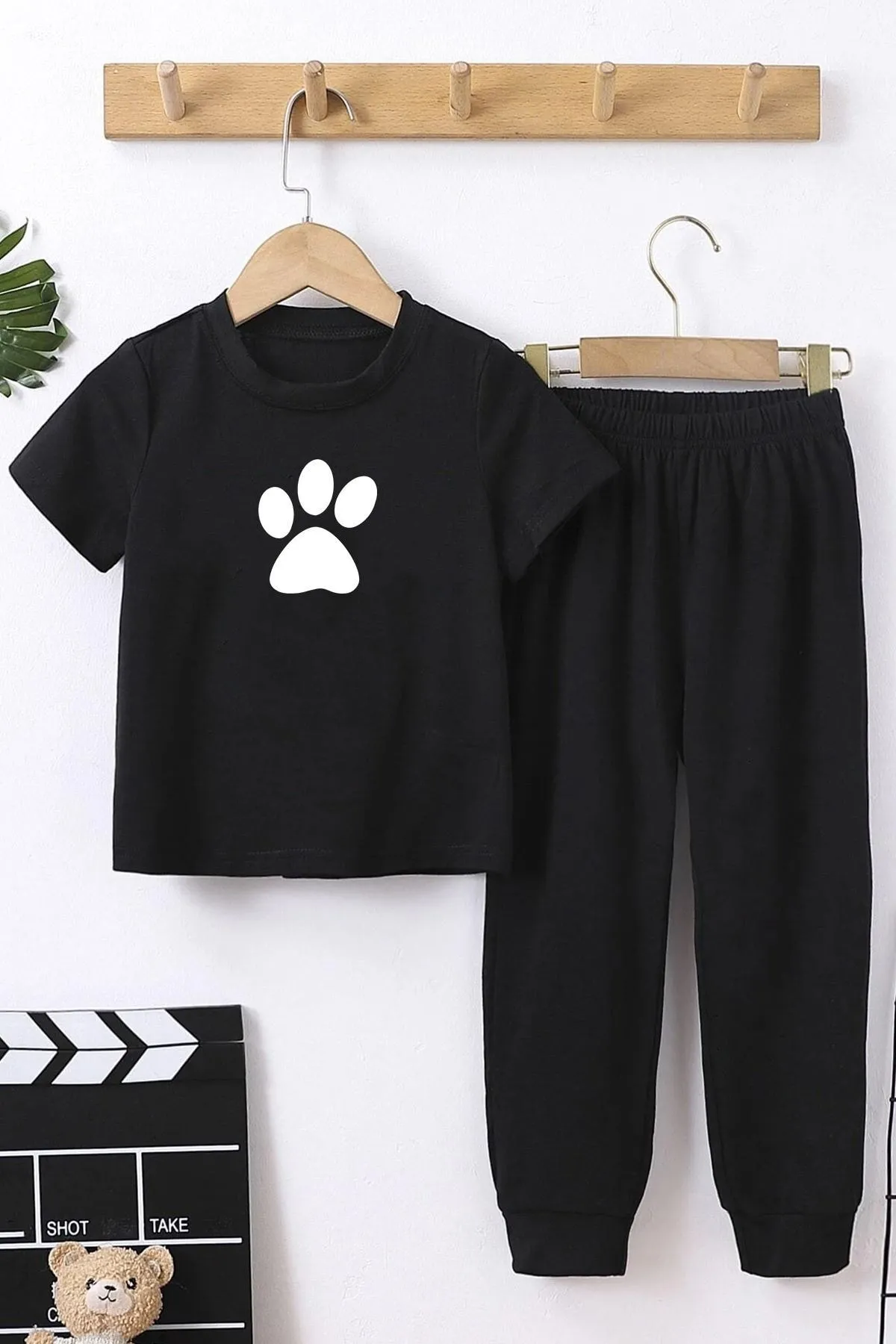 uyguntarz  Kinder-Trainingsanzug-Set „Paw Bottom – Top“.