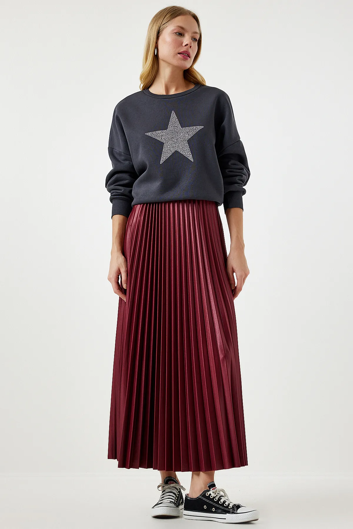 Happiness İstanbul  Burgunderroter Plissee-Strickrock für Damen mit glänzender Oberfläche LJ00002