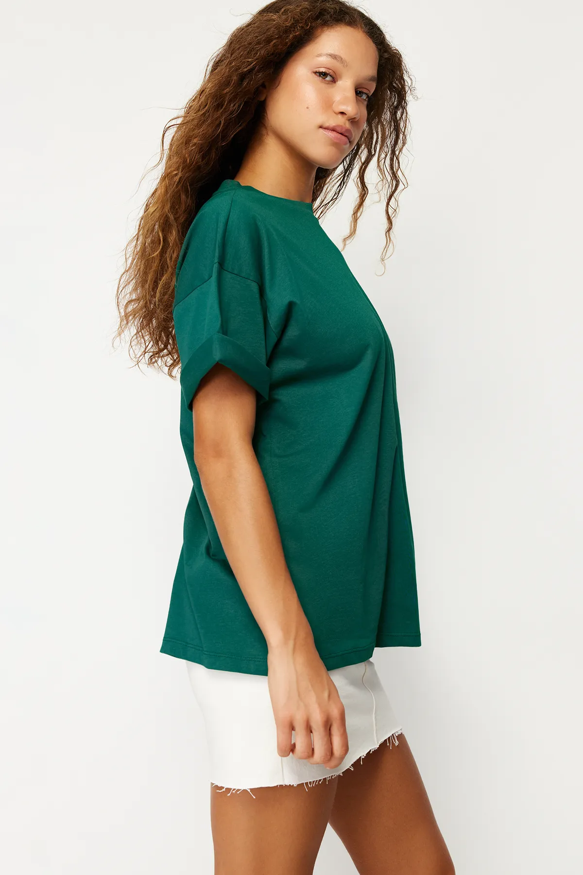 Trendyol Collection  Smaragdgrünes, übergroßes/weites Strick-T-Shirt mit Rundhalsausschnitt, 100 % Baumwolle, TWOSS20TS0134
