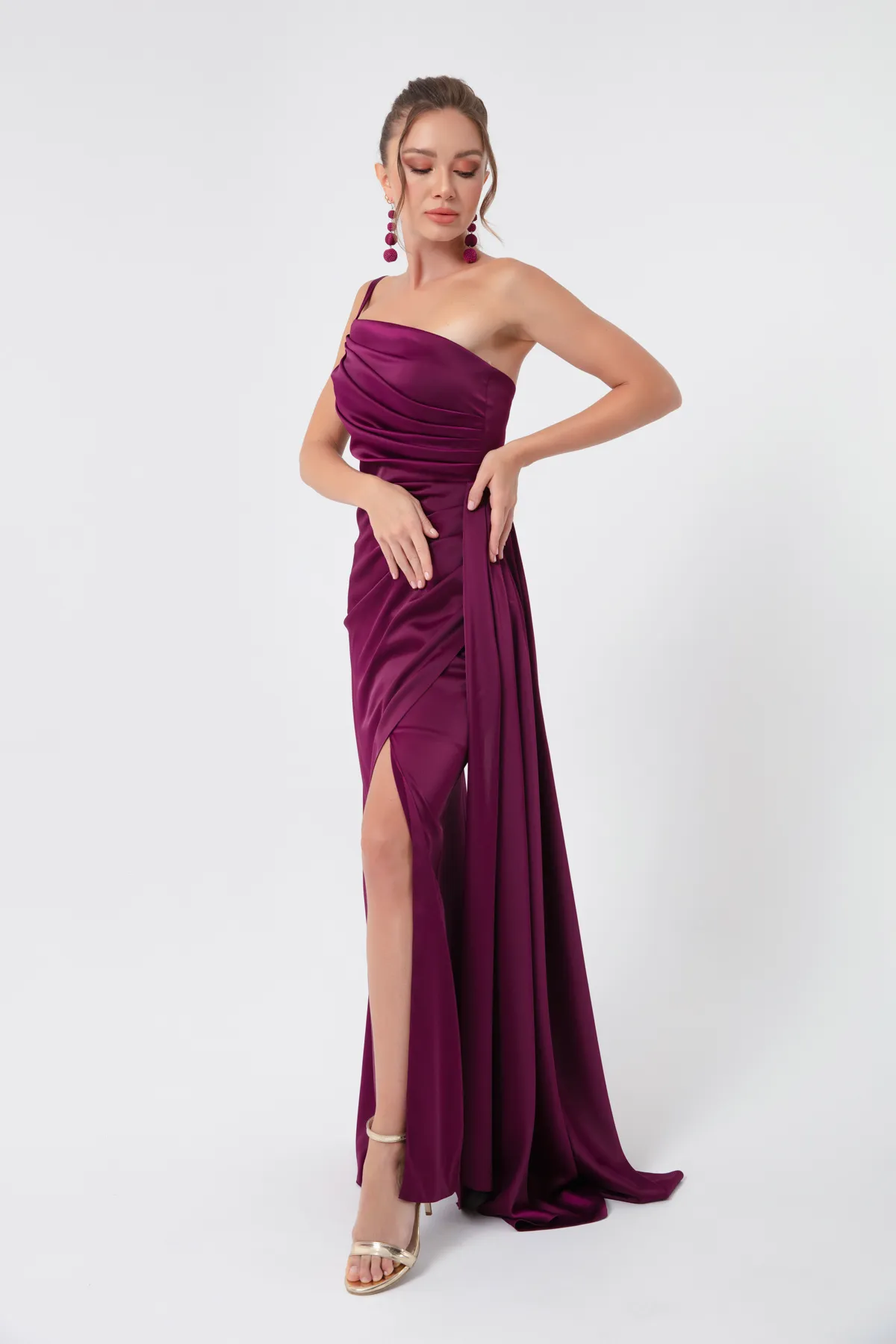 Lafaba  Pflaumenfarbenes One-Shoulder-Satin-Abend- und Abschlusskleid für Damen
