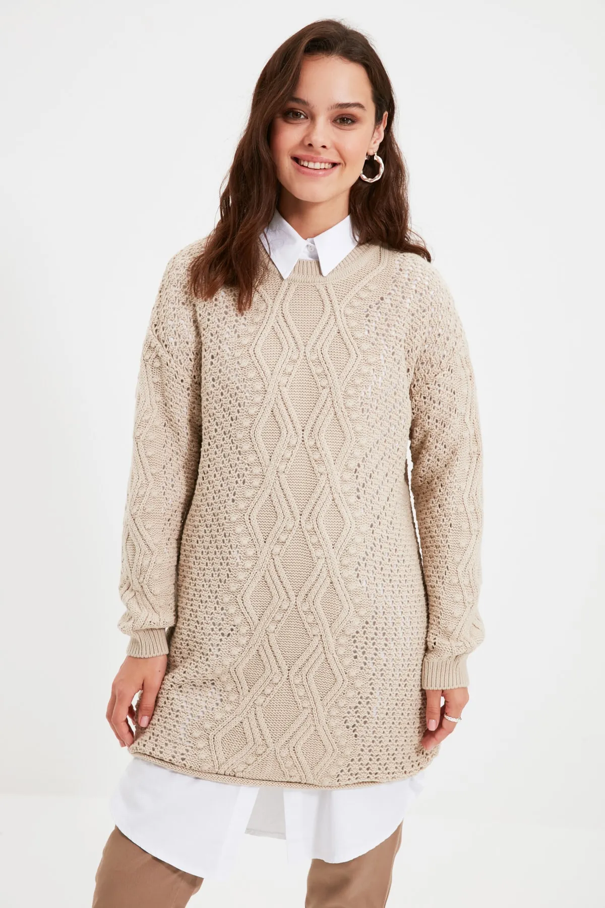 Trendyol Modest  Cremefarbener, durchbrochener Strickpullover TCTAW22AK0089