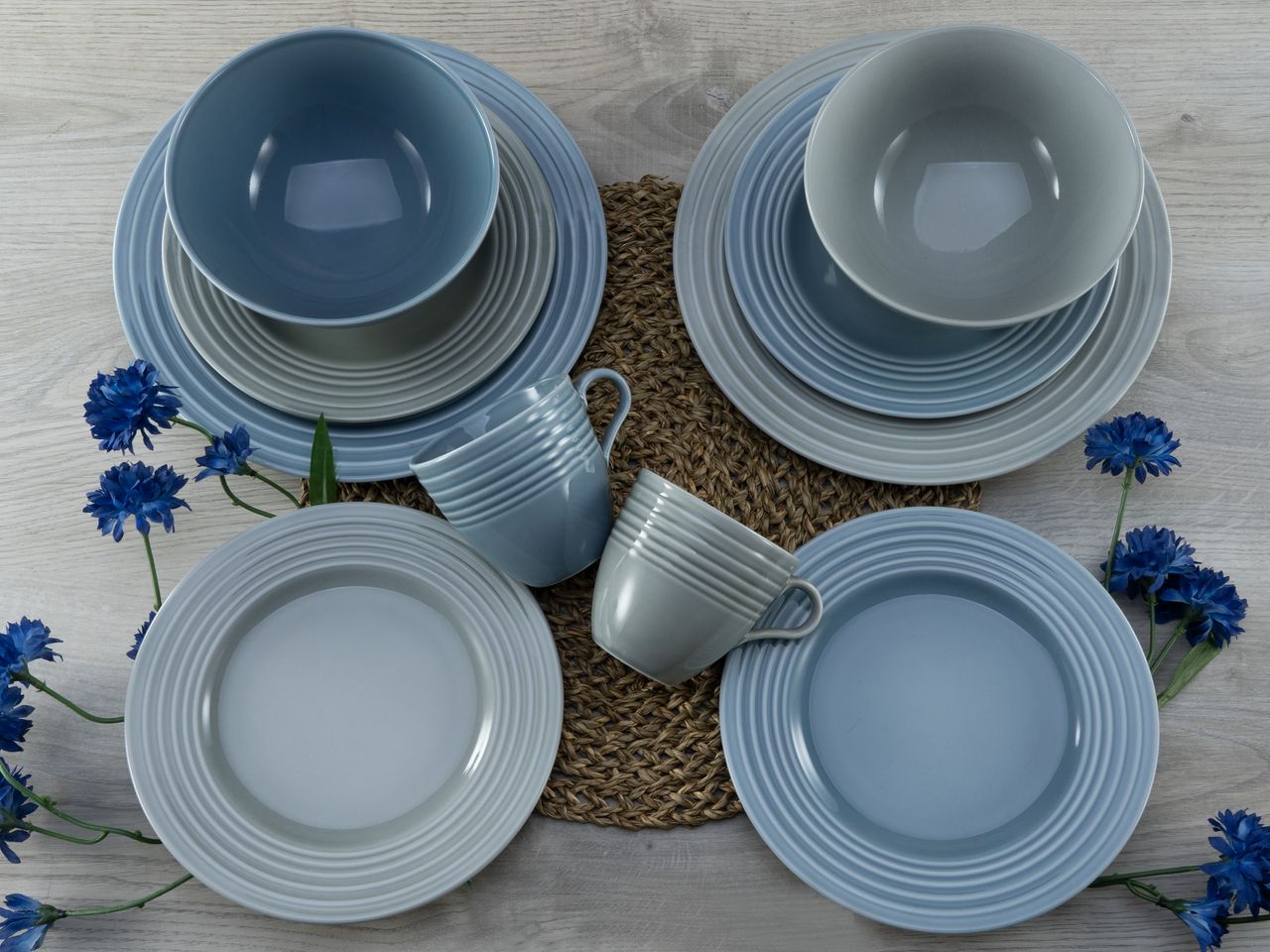 CreaTable Stripes colors Kombiservice 16 tlg