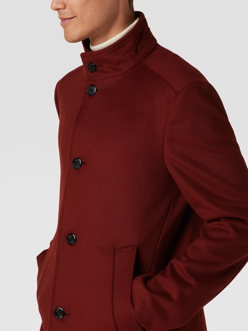 Mantel mit Eingrifftaschen Modell 'Maron' in bordeaux rot