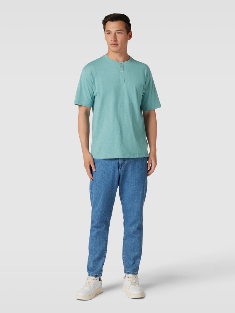 T-Shirt mit Knopfleiste in helltürkis