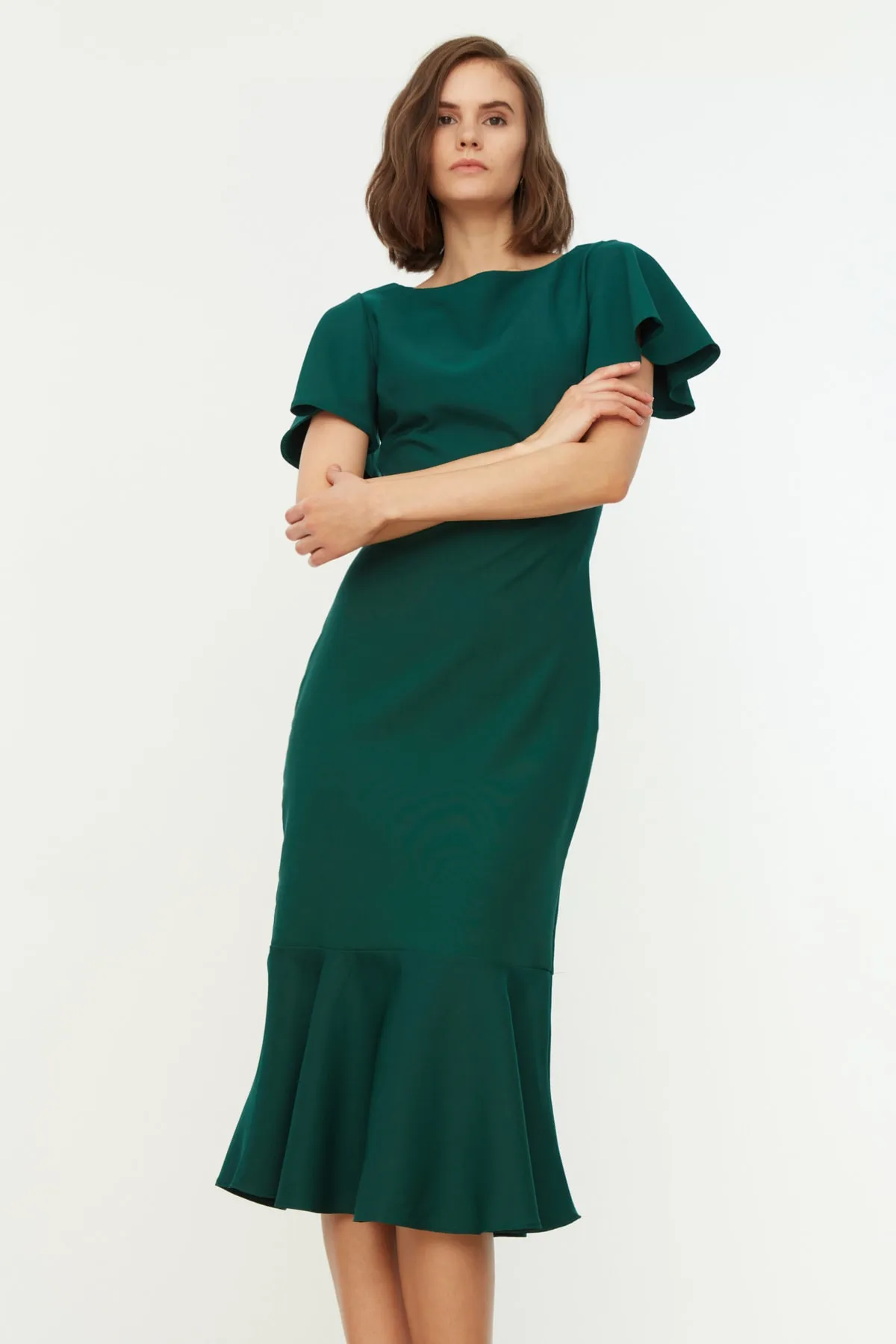Trendyol Collection  Grünes, figurbetontes Volant-Midikleid aus Webstoff TWOSS20EL1342