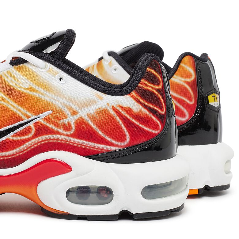NIKE Air Max Plus 