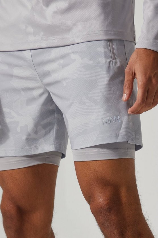 Man Active 2-in-1 Shorts mit Camouflage-Print