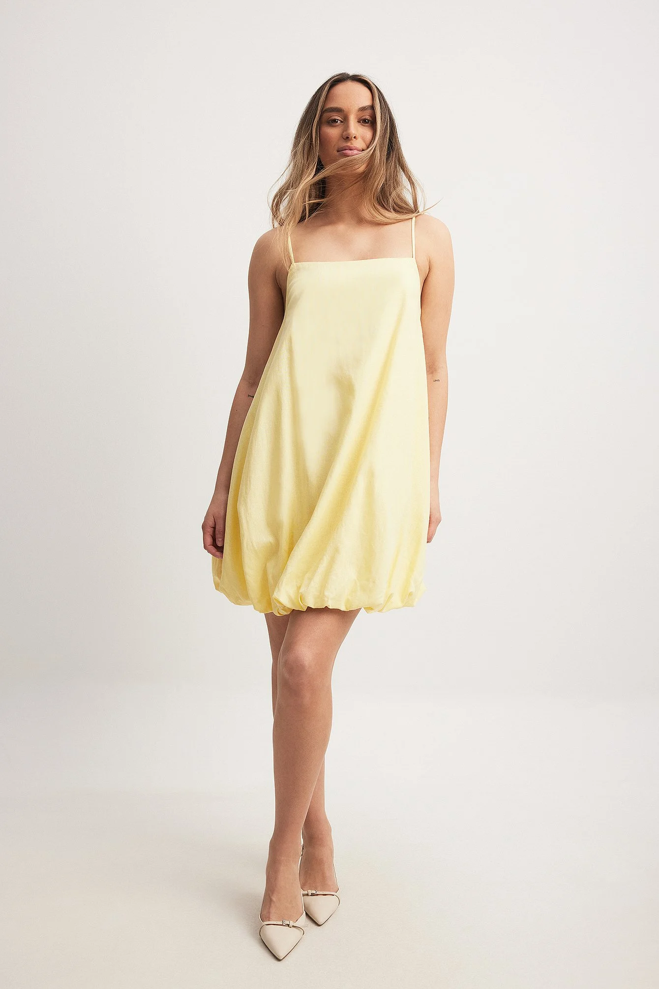 Minikleid aus Leinen-Mix mit Ballonrock