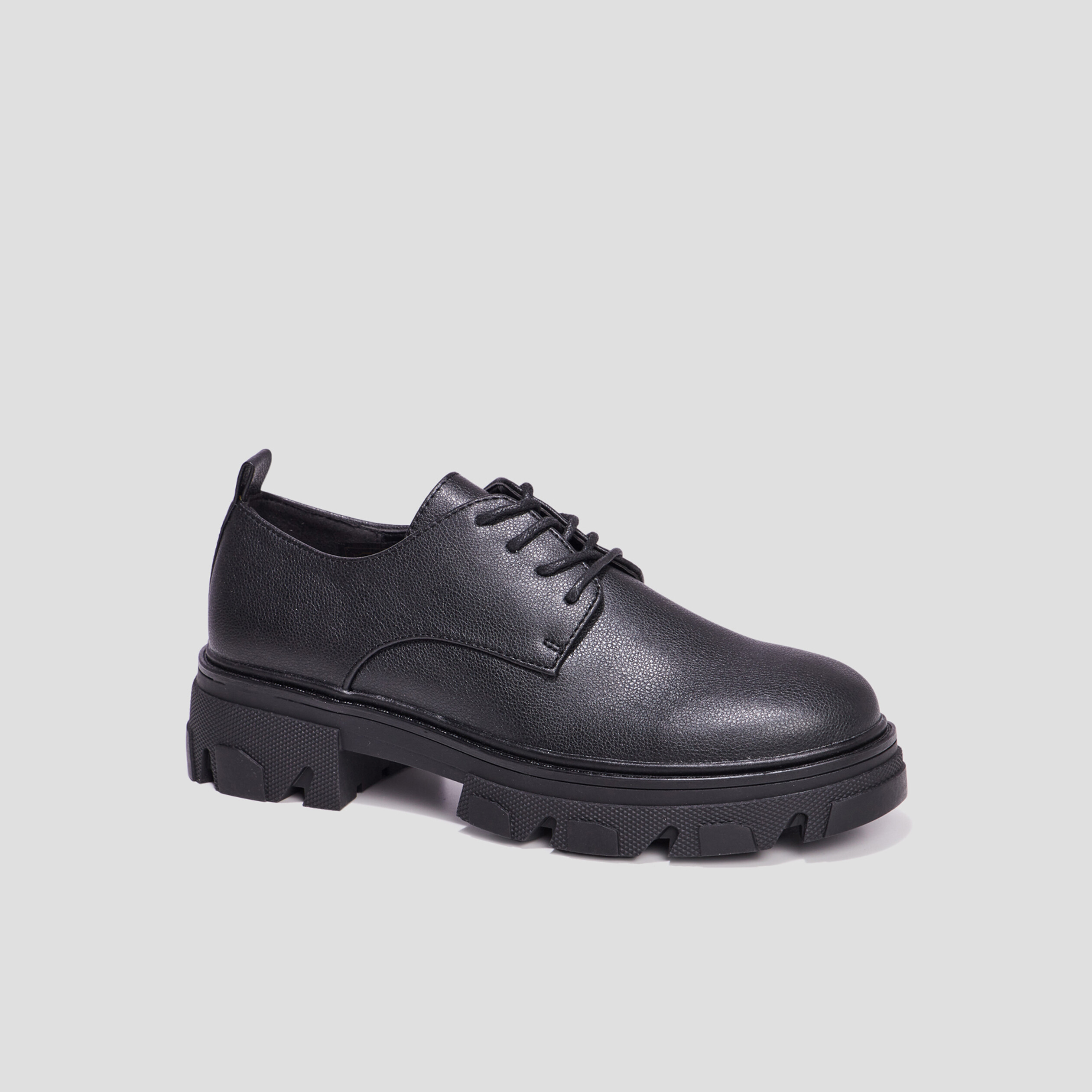 Derbies grosses semelles Liberto noir femme | La Halle