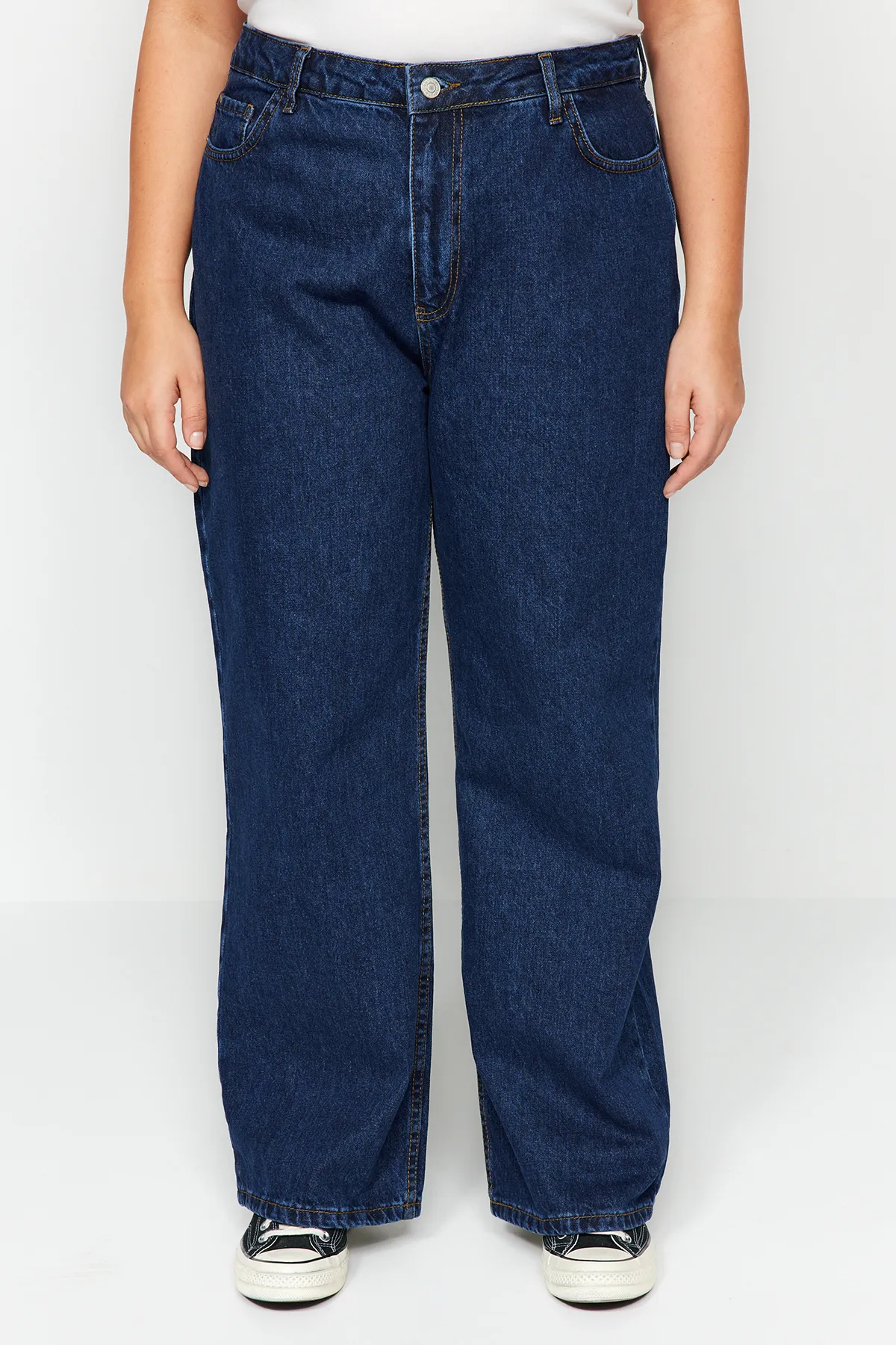 Trendyol Curve  Indigofarbene, weit geschnittene Jeans mit hoher Taille TBBAW23CJ00020