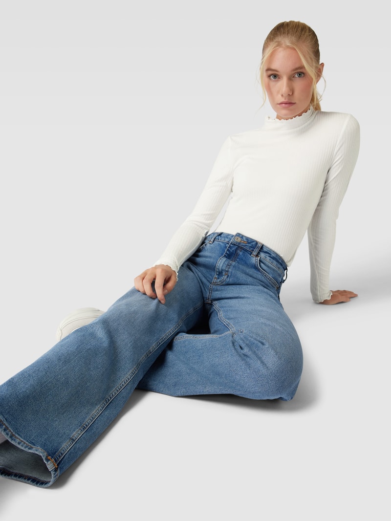 Longsleeve mit Wellensaum in offwhite