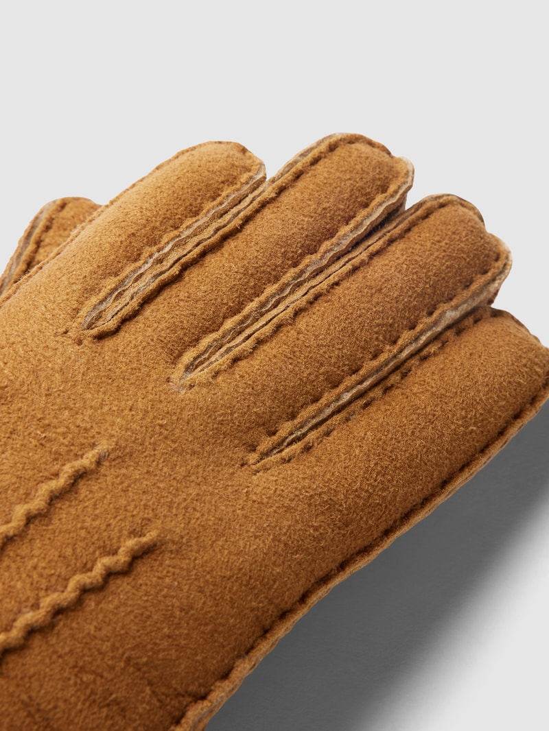 Handschuhe mit Label-Applikation in camel