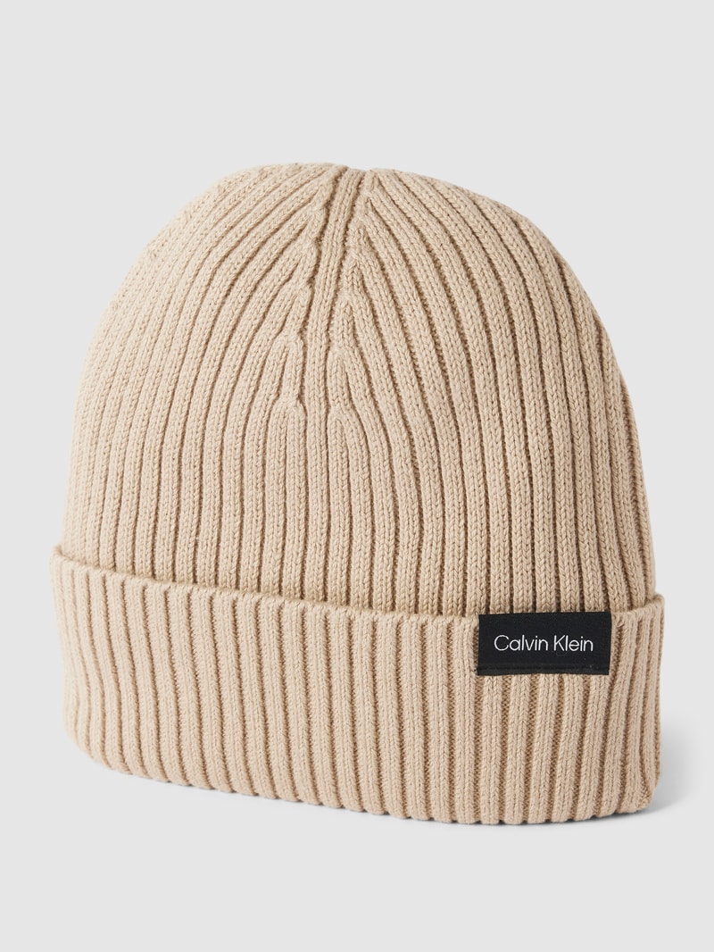 Beanie mit Label-Detail Modell 'CLASSIC' in sand