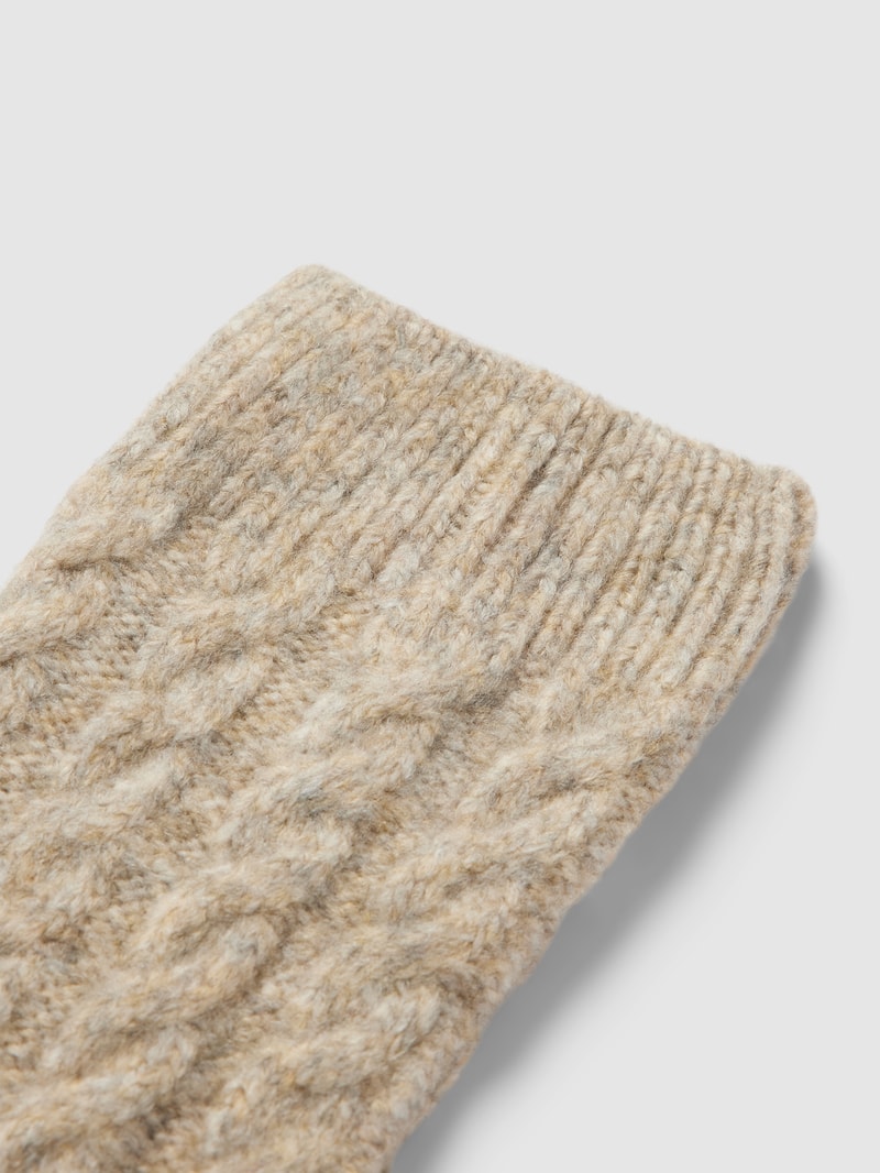 Socken mit Zopfmuster in beige