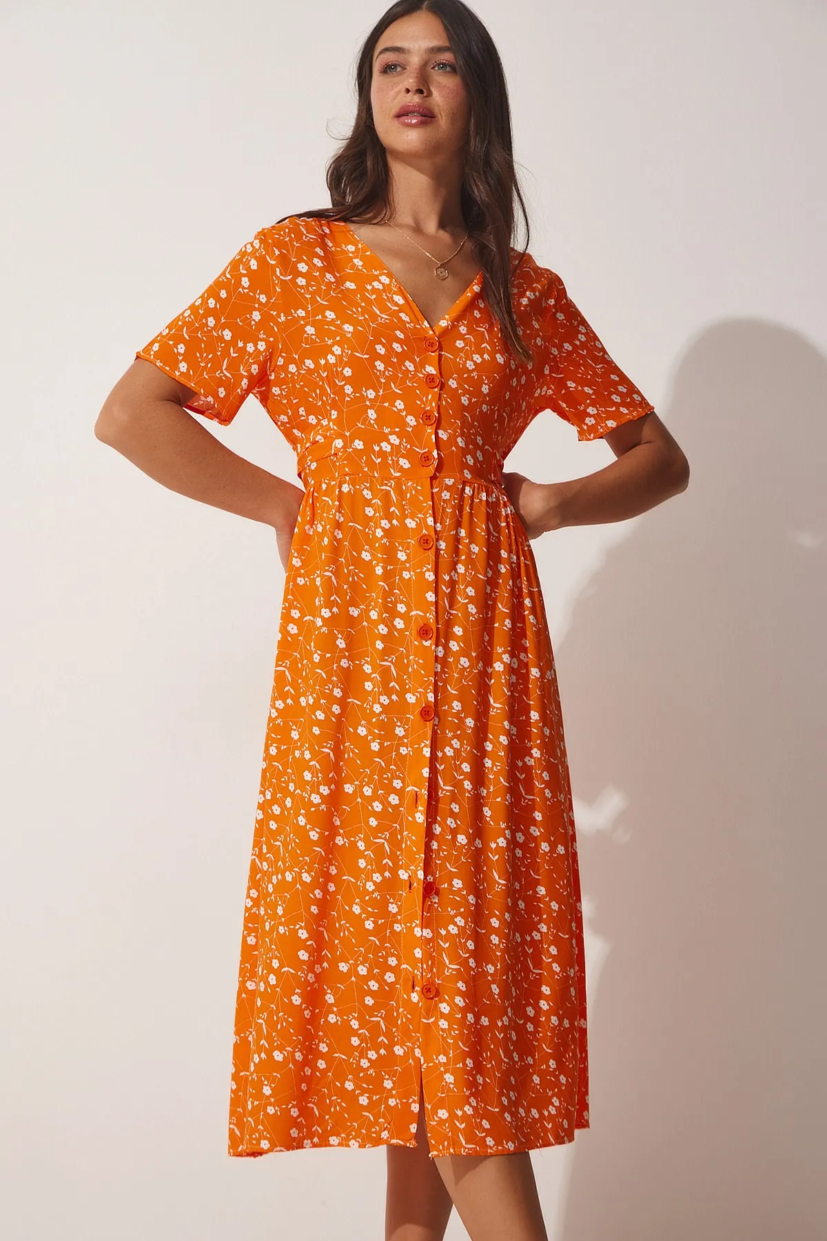 Happiness İstanbul  Damen-Sommerkleid aus Viskose mit Knöpfen in Orange und Blumenmuster CI00083