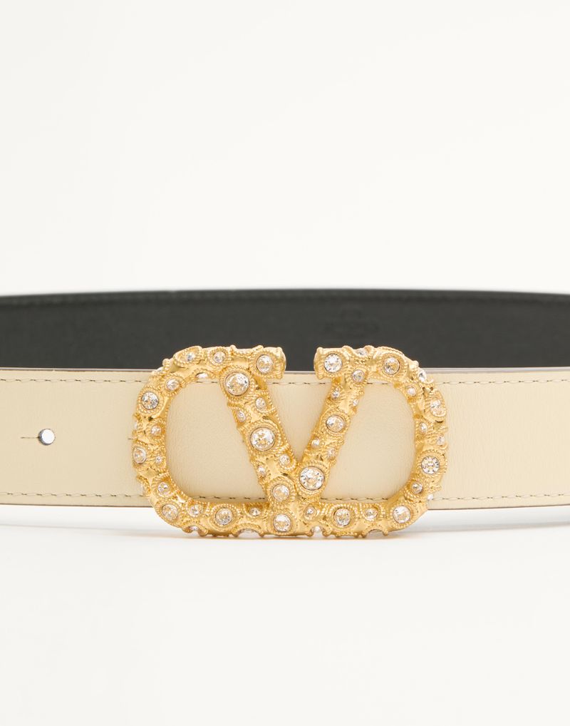 VLogo Signature Bælte i Skinnende Kalveskind med Krystaller 30 mm