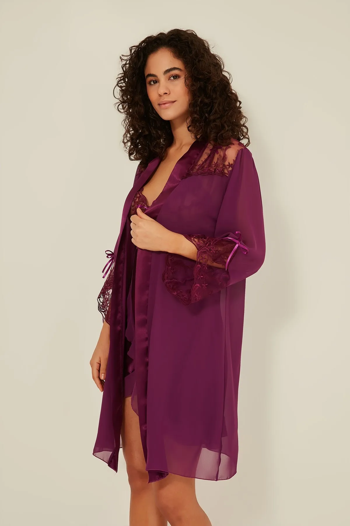 C&City  048 Damen-Nachthemd-Morgenmantel-Set aus Satin, Lila