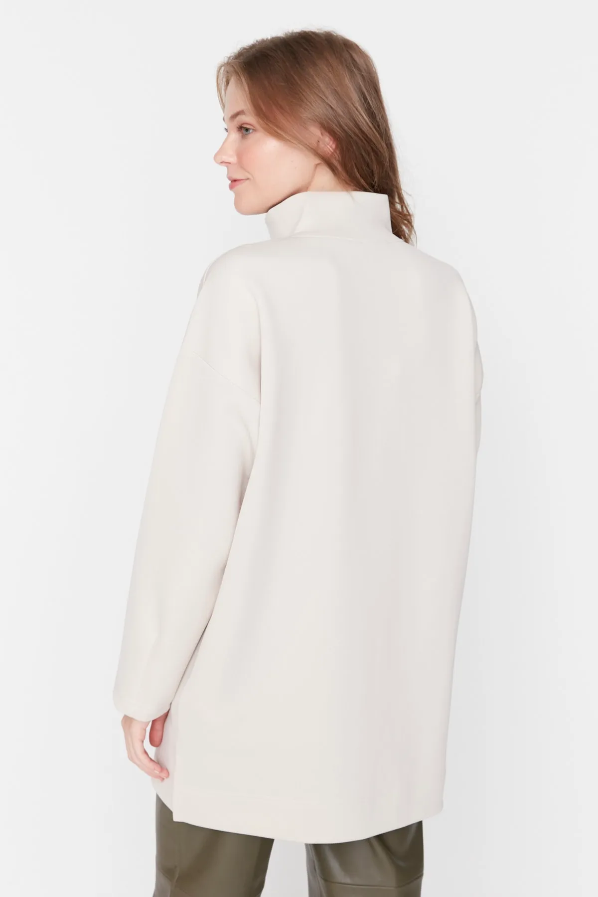 Trendyol Modest  Stone Zipper Detailliertes Diver/Scuba Plain Strick-Sweatshirt TCTAW23TW00198