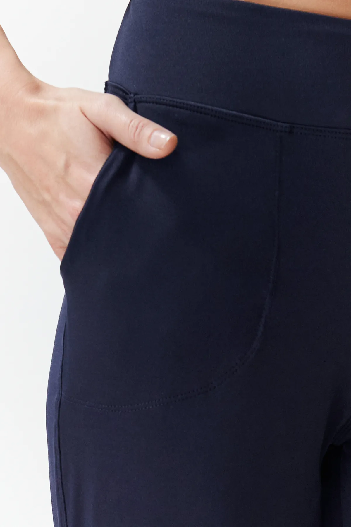 Trendyol Collection  Gestrickte Sport-Jogginghose aus marineblauem Taucher-/Tauchstoffgewebe mit bequemer Passform THMSS24EA00001