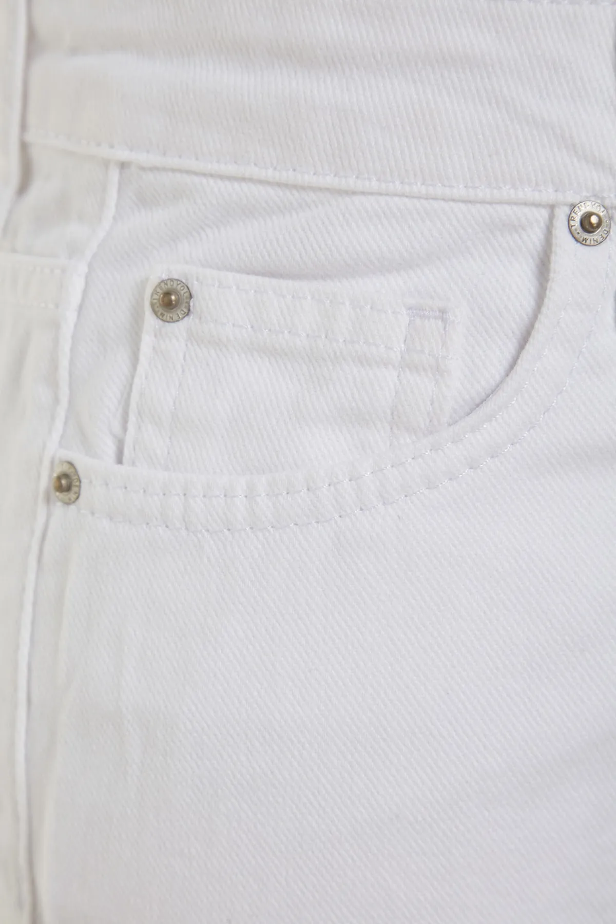 Trendyol Collection  Shorts - Weiß - Hoher Bund