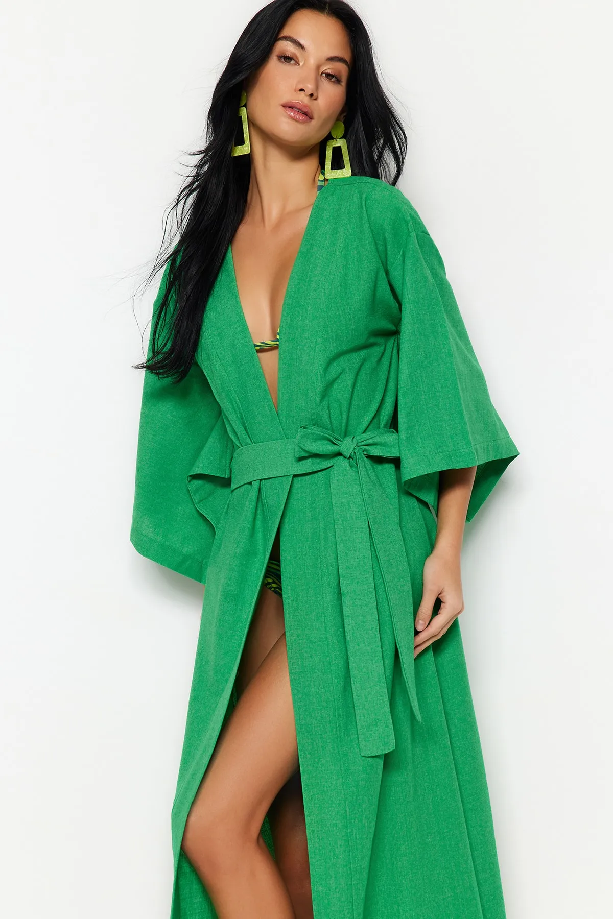 Trendyol Collection  Grüner, gewebter Maxi-Kimono und Kaftan in Leinenoptik mit Gürtel TBESS23KM00058